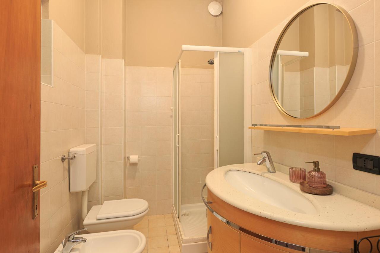Appartamento Italia 1 - By Impero House Rent สเตรซา ภายนอก รูปภาพ